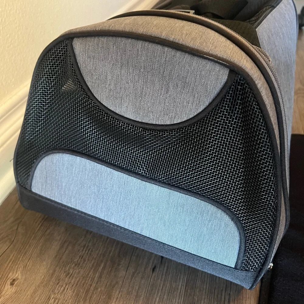 Nautica small pet carrier NEW